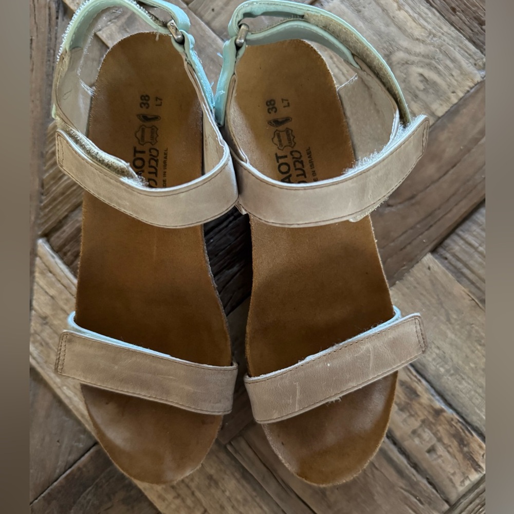 NAOT NEUTRAL WEDGE SANDAL SIZE 38/7